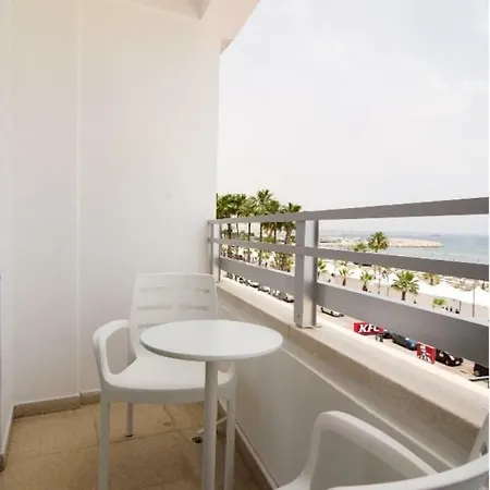아파트 Seaview Luxury 라르나카