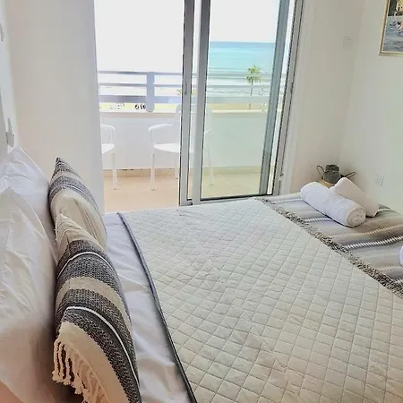 Apartment Seaview Luxury Larnaca