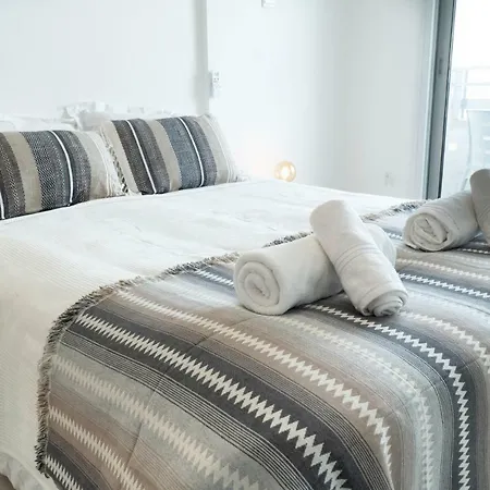 Lägenhet Seaview Luxury Larnaca